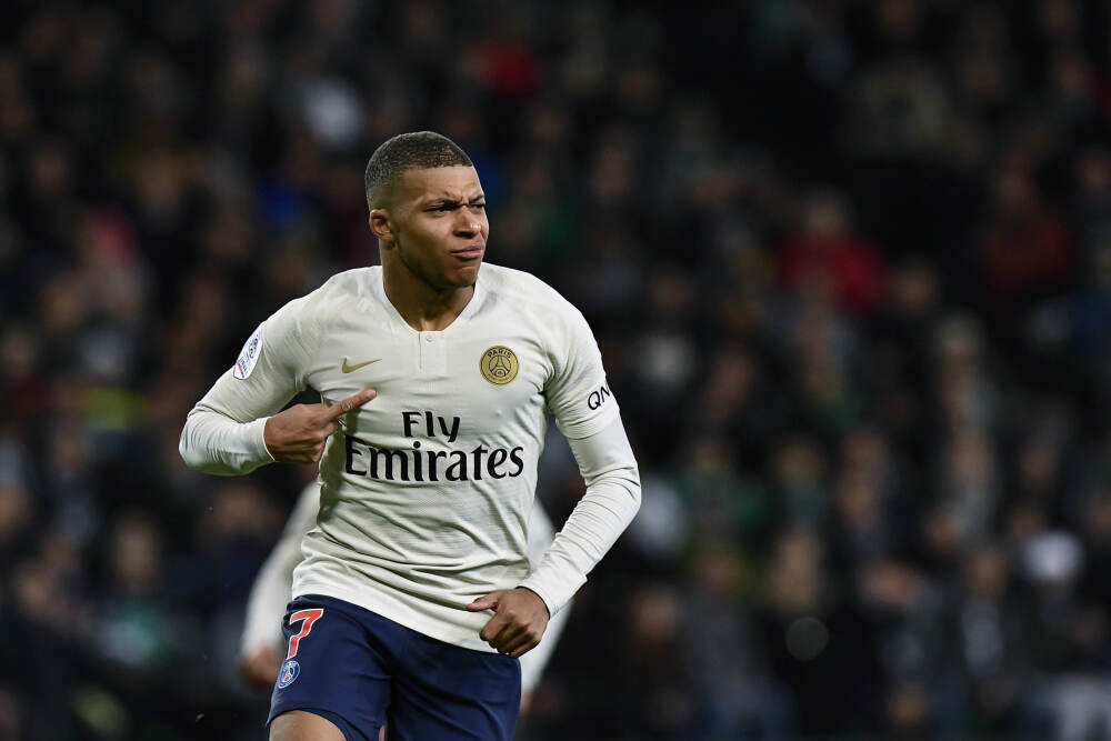 媒体人：海港将目标锁定周定洋，双方已经进行了深入接触